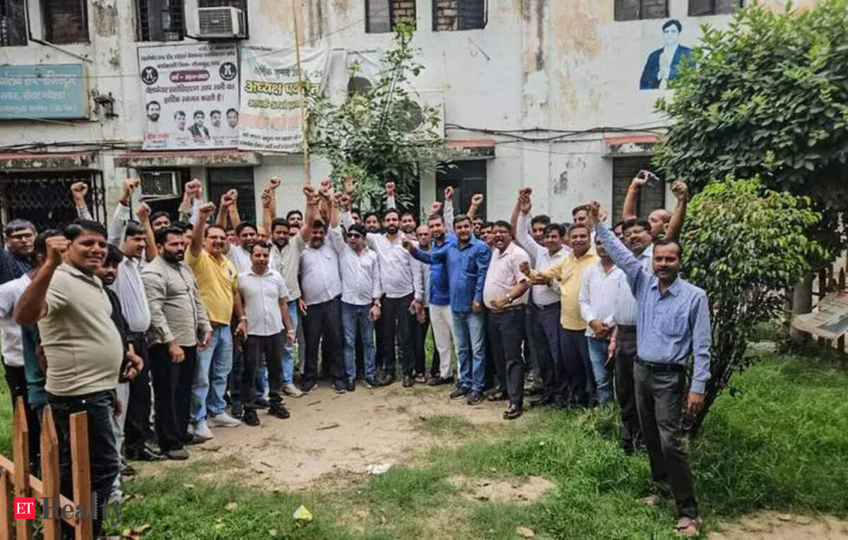 Registries halted as office relocation report triggers protest by lawyers in Greater Noida