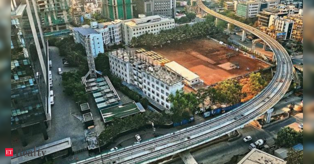 Finish Pune Metro Line III stations by March 2026: CM to PMRDA